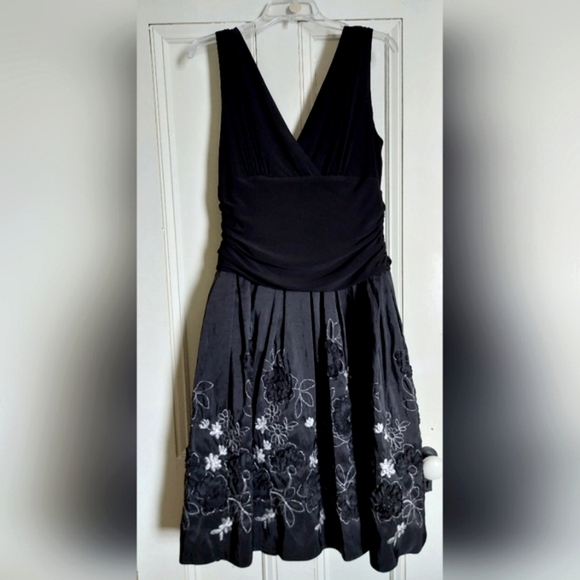 Black party dress with silver accents - Picture 1 of 4